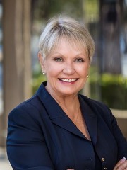 Agent Profile Image for Bobbi Decker : 00607999