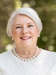 Agent Profile Image for Suzanne Yost : 00758189