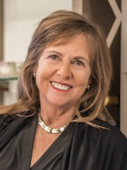 Agent Profile Image for Sandy Kay : 01038967
