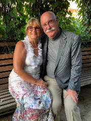 Agent Profile Image for Peggy and Ray Pierce : 01067948