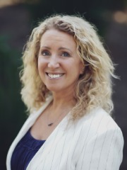 Agent Profile Image for Kelly Robinson : 01089998