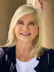Agent Profile Image for Charm Hartland : 01216487