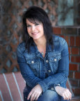 Agent Profile Image for Danylle Kelly : 01333321