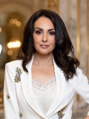 Agent Profile Image for Catalina Collins : 01387432