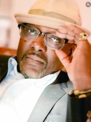Agent Profile Image for Warren Newsome : 01419427