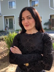 Agent Profile Image for Roxy Keshishyan : 01720802