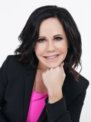 Agent Profile Image for Kelly Dippel : 01800972