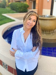 Agent Profile Image for Suzanna Martinez : 01979175