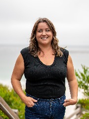 Agent Profile Image for Betty Stringer : 02042438