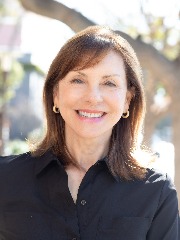 Agent Profile Image for Linda Lewis : 02056813
