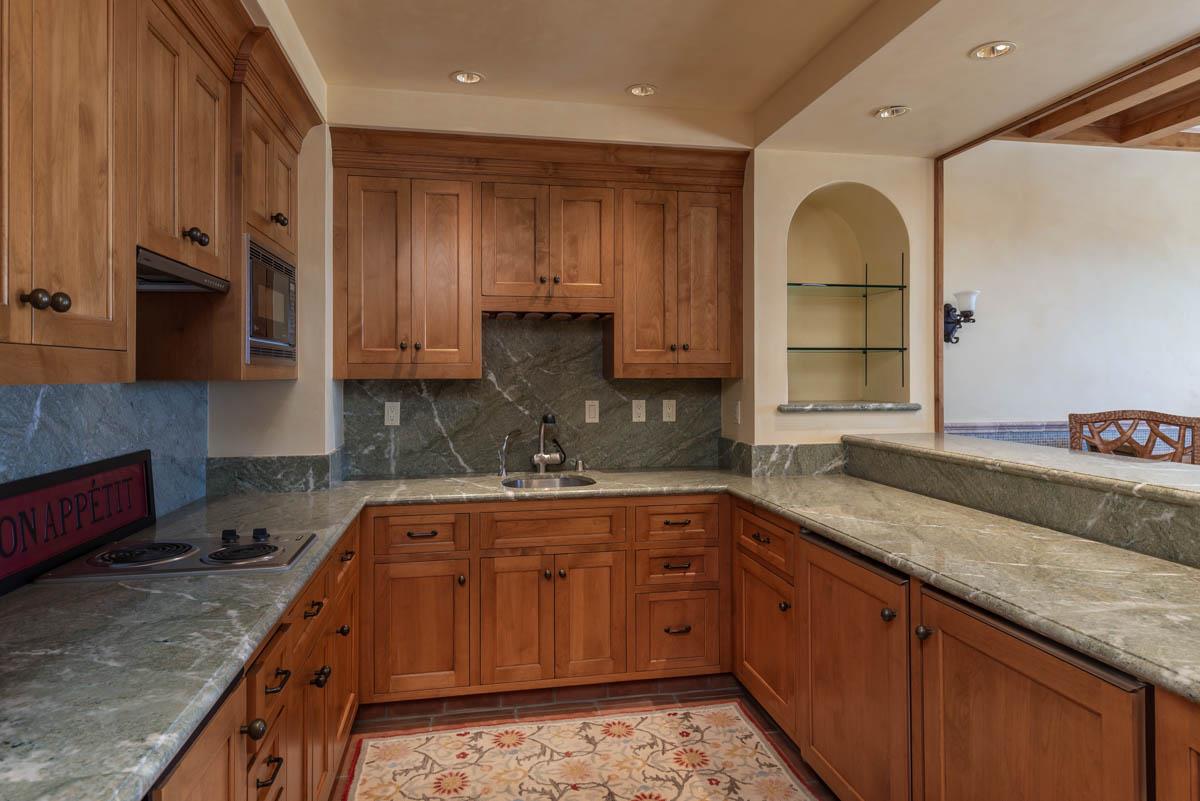 Detail Gallery Image 20 of 39 For 5660 Alpine Rd, Portola Valley,  CA 94028 - 6 Beds | 9/2 Baths