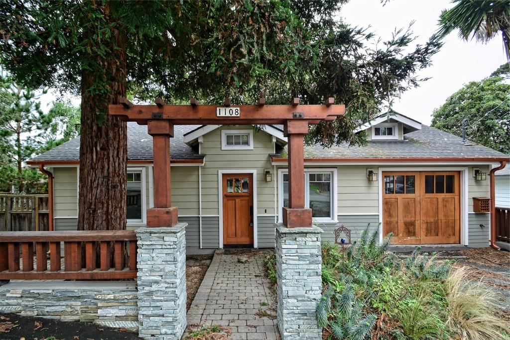 Detail Gallery Image 1 of 27 For 1108 Buena Vista Ave, Pacific Grove,  CA 93950 - 3 Beds | 2 Baths
