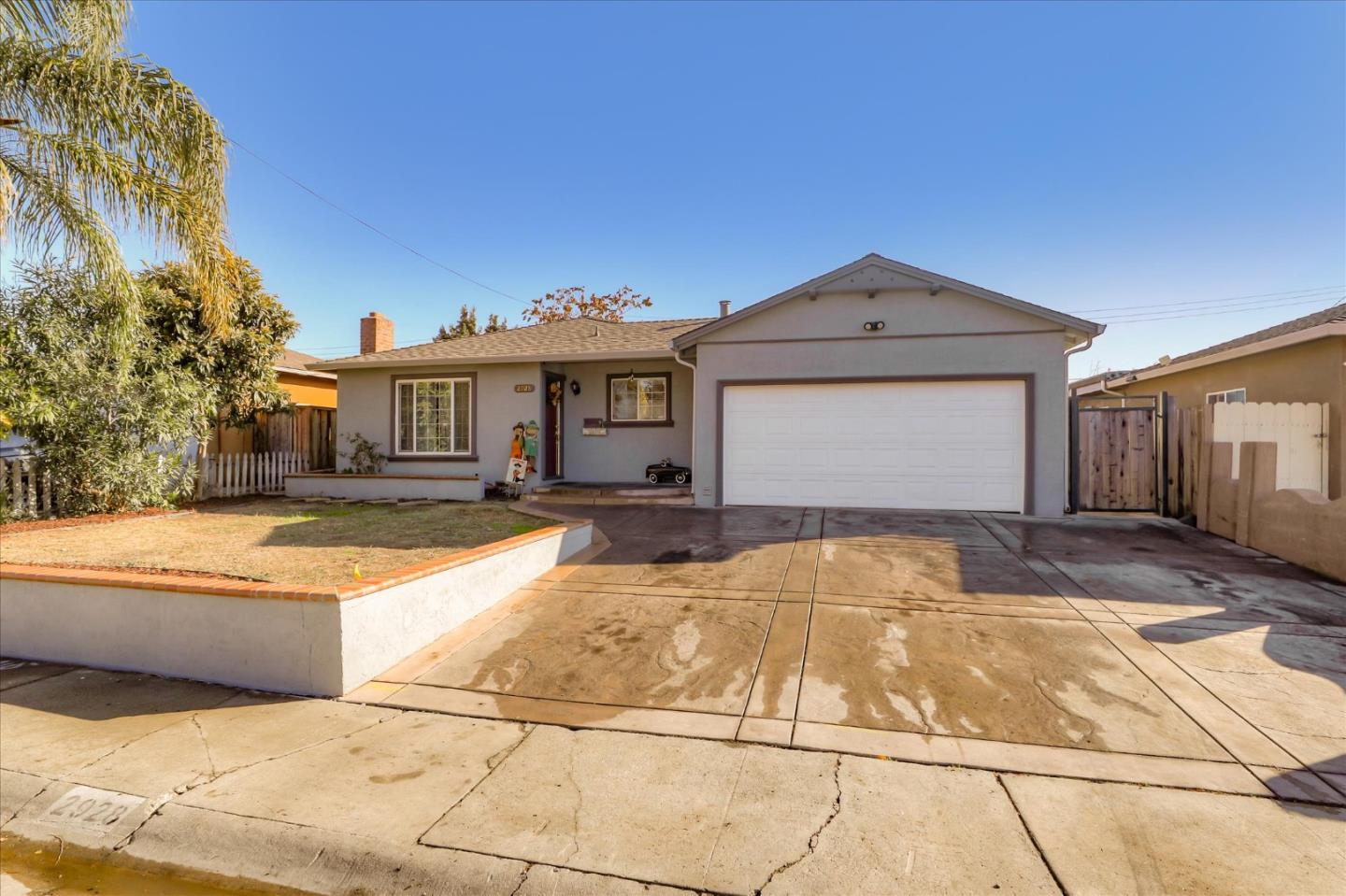 Detail Gallery Image 1 of 1 For 2928 Chiltern Way, San Jose,  CA 95127 - 4 Beds | 2 Baths