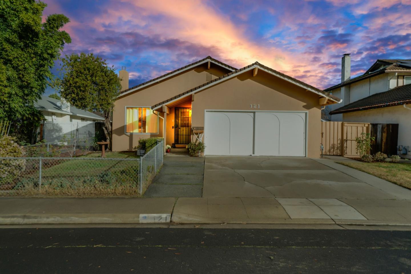 Detail Gallery Image 1 of 1 For 121 Greentree Way, Milpitas,  CA 95035 - 3 Beds | 2 Baths