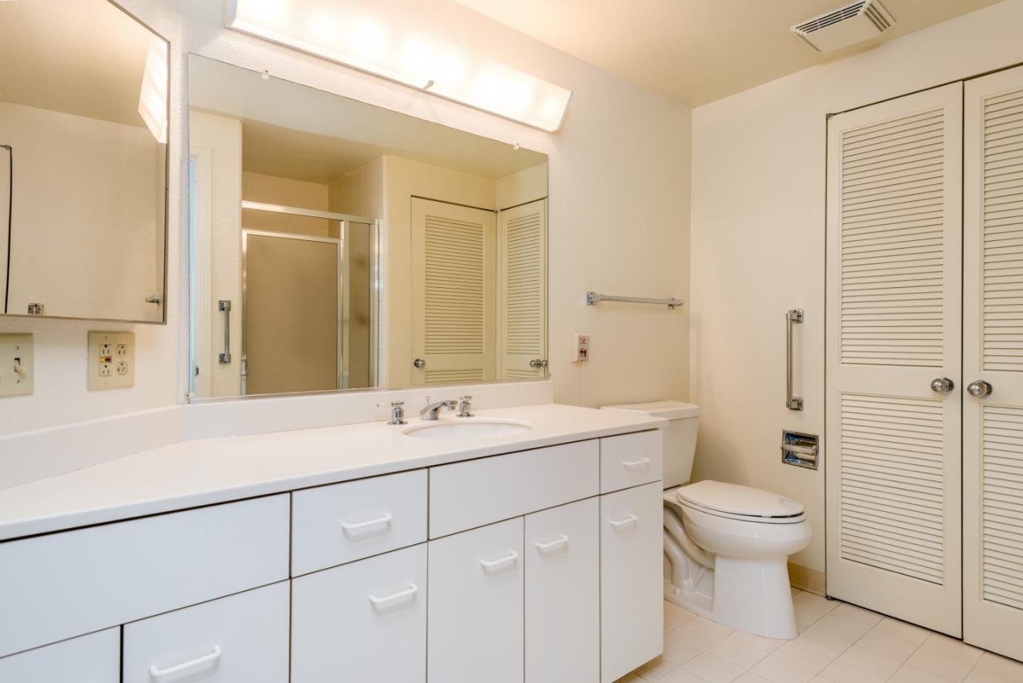 Detail Gallery Image 14 of 18 For 1 Baldwin Ave #223,  San Mateo,  CA 94401 - 2 Beds | 2 Baths