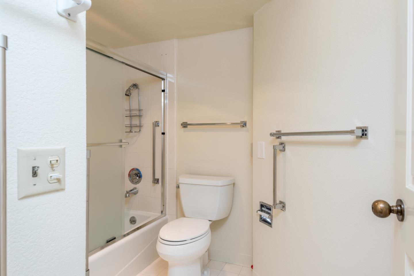 Detail Gallery Image 16 of 18 For 1 Baldwin Ave #223,  San Mateo,  CA 94401 - 2 Beds | 2 Baths