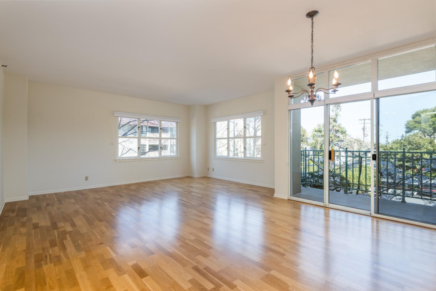 Detail Gallery Image 2 of 18 For 1 Baldwin Ave #223,  San Mateo,  CA 94401 - 2 Beds | 2 Baths
