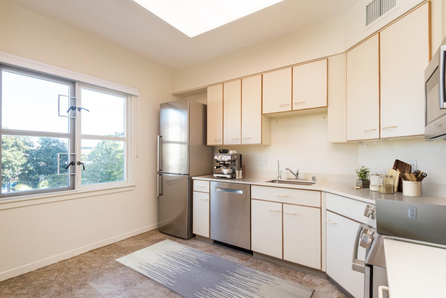 Detail Gallery Image 7 of 18 For 1 Baldwin Ave #223,  San Mateo,  CA 94401 - 2 Beds | 2 Baths