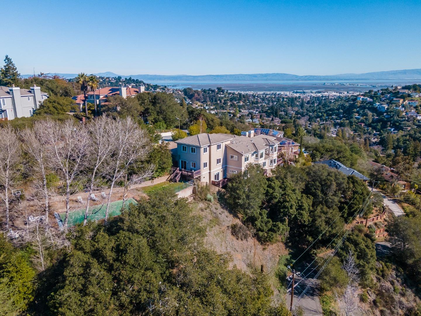 Detail Gallery Image 1 of 1 For 147 Oakley Ave, San Carlos,  CA 94070 - 5 Beds | 4/1 Baths