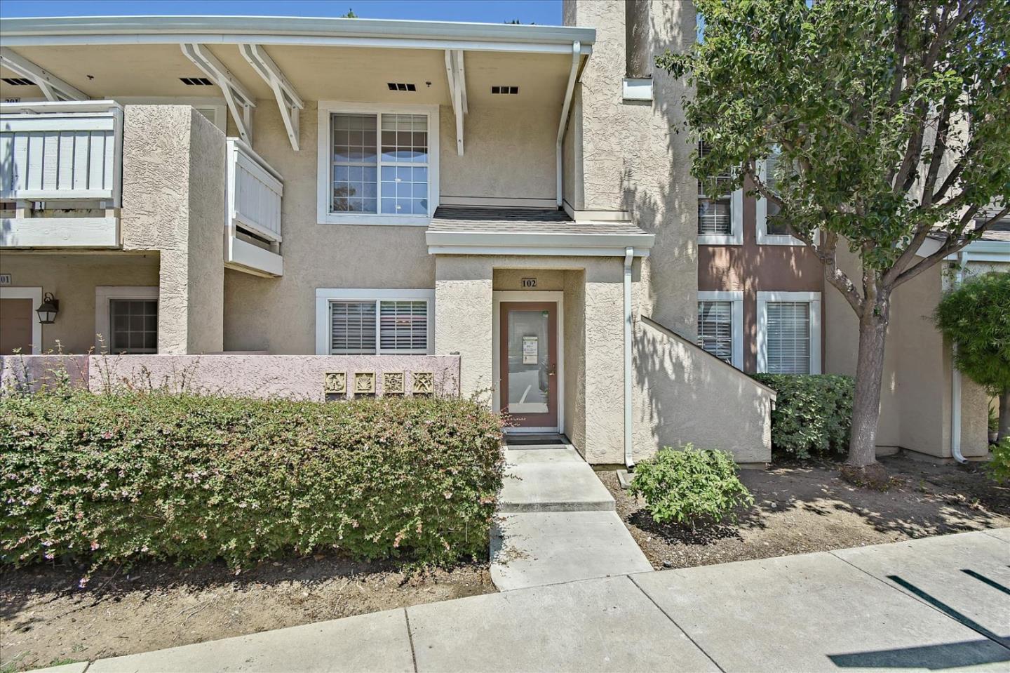 Detail Gallery Image 1 of 1 For 625 E El Camino Real #102,  Sunnyvale,  CA 94087 - 2 Beds | 2/1 Baths