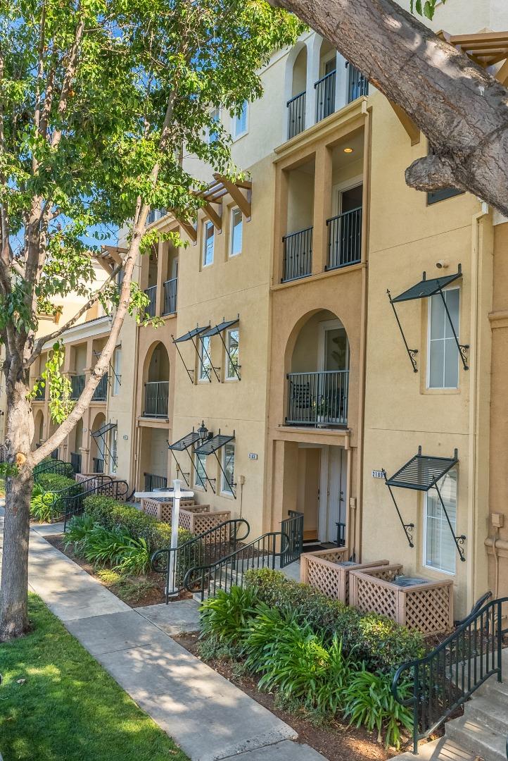 Detail Gallery Image 1 of 1 For 2183 Sonador Commons, San Jose,  CA 95128 - 2 Beds | 2/1 Baths