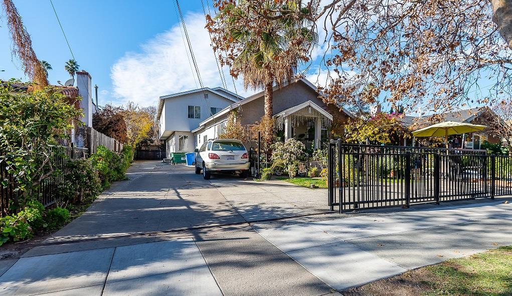 Detail Gallery Image 1 of 1 For 439 N 8th St, San Jose,  CA 95112 - 6 Beds | 5 Baths