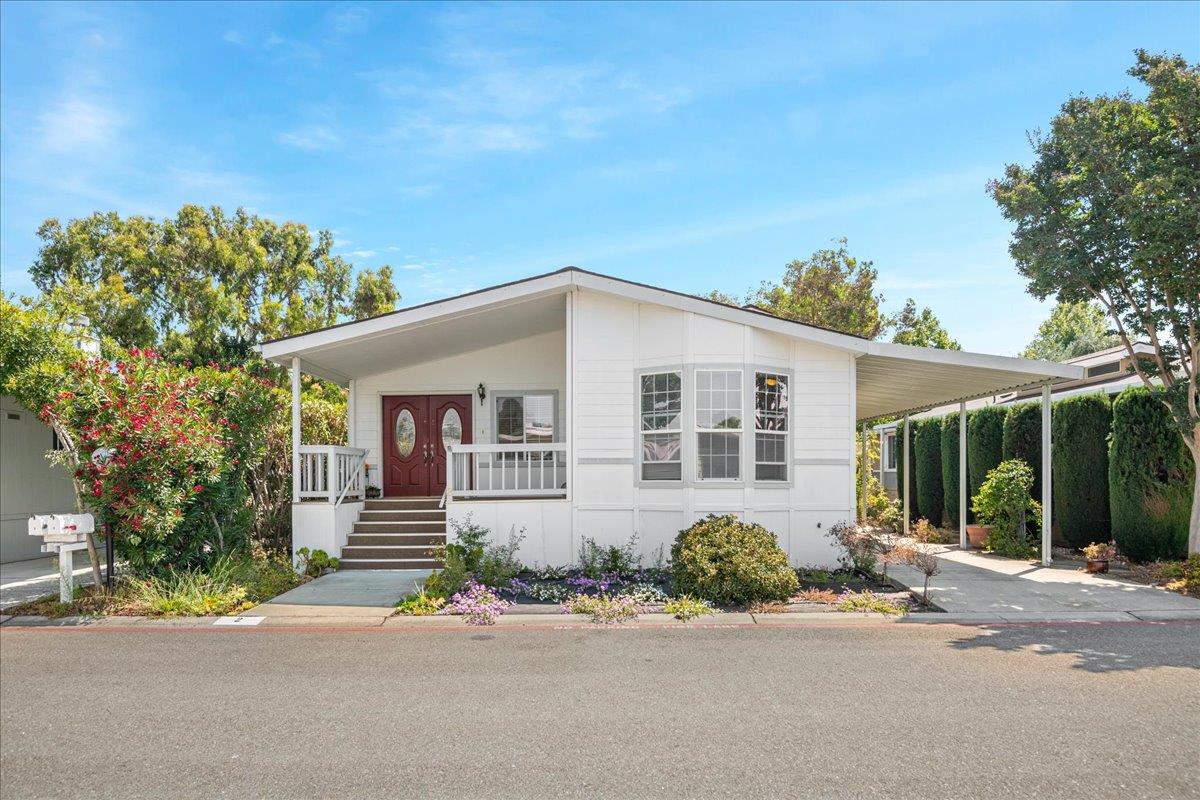 Detail Gallery Image 1 of 1 For 1111 Morse Ave #2,  Sunnyvale,  CA 94089 - 3 Beds | 2 Baths