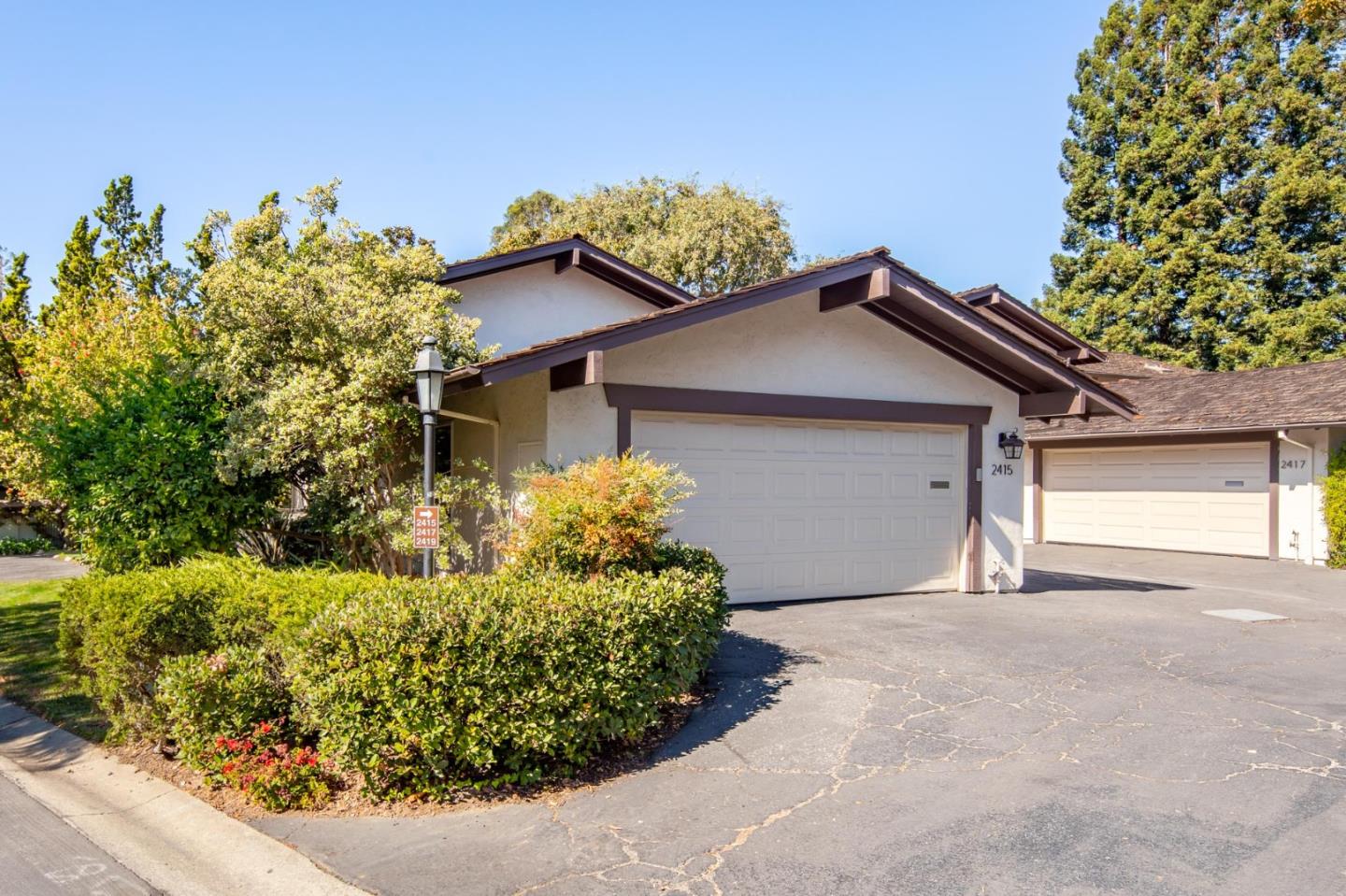 Detail Gallery Image 1 of 1 For 2415 Sharon Oaks Dr, Menlo Park,  CA 94025 - 3 Beds | 2/1 Baths