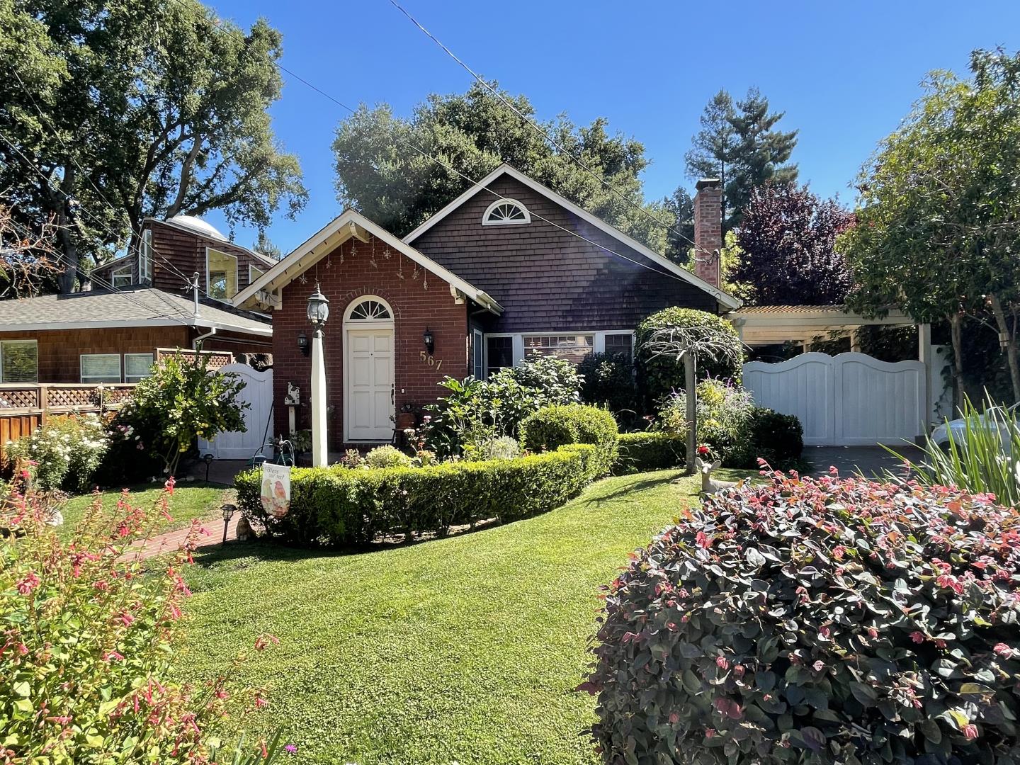 Detail Gallery Image 1 of 1 For 567 Irven Ct, Palo Alto,  CA 94306 - 3 Beds | 2 Baths