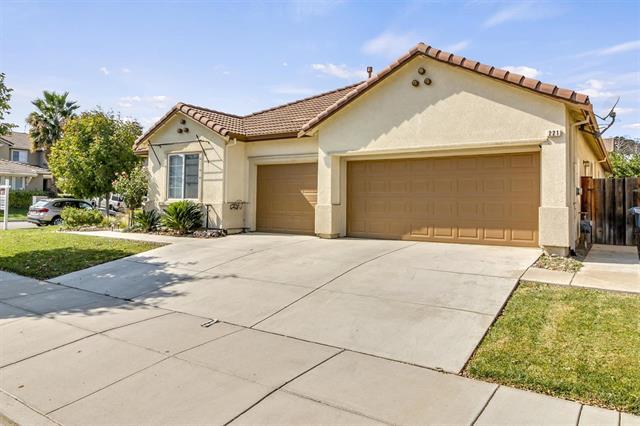 Detail Gallery Image 1 of 1 For 221 Abelia Ln, Patterson,  CA 95363 - 4 Beds | 3 Baths