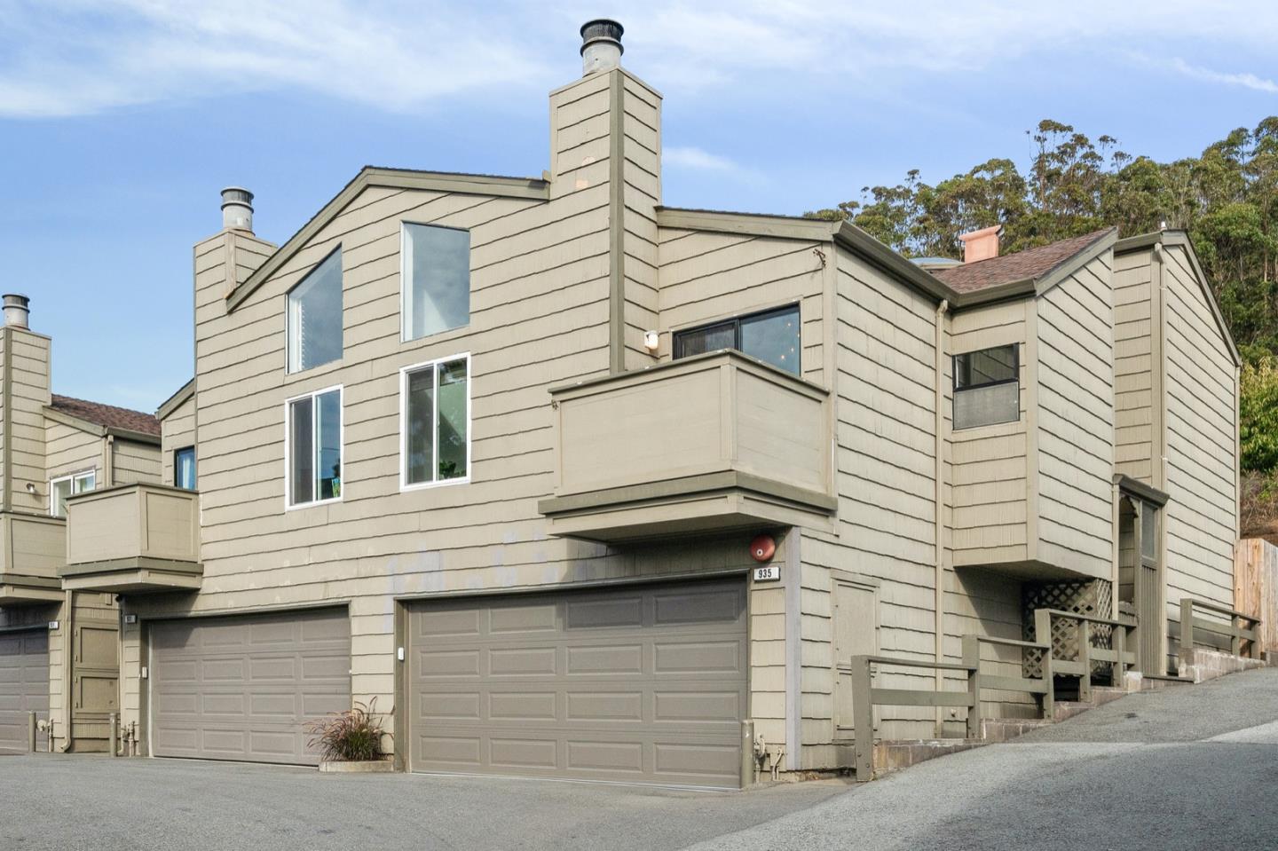 Detail Gallery Image 1 of 1 For 935 Linda Mar Blvd, Pacifica,  CA 94044 - 2 Beds | 2 Baths