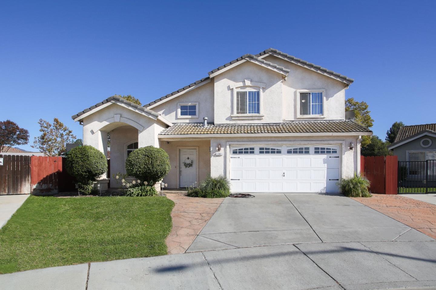 Detail Gallery Image 1 of 1 For 1291 Alder Ct, Hollister,  CA 95023 - 4 Beds | 2/1 Baths