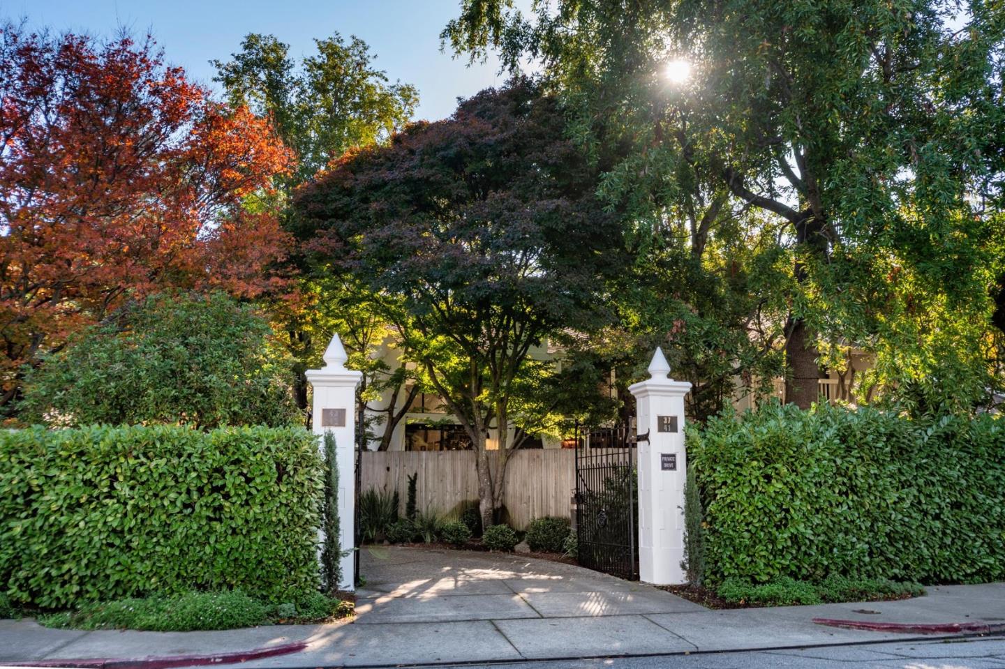 Detail Gallery Image 1 of 1 For 37 Baywood Ave, San Mateo,  CA 94402 - 2 Beds | 2/1 Baths