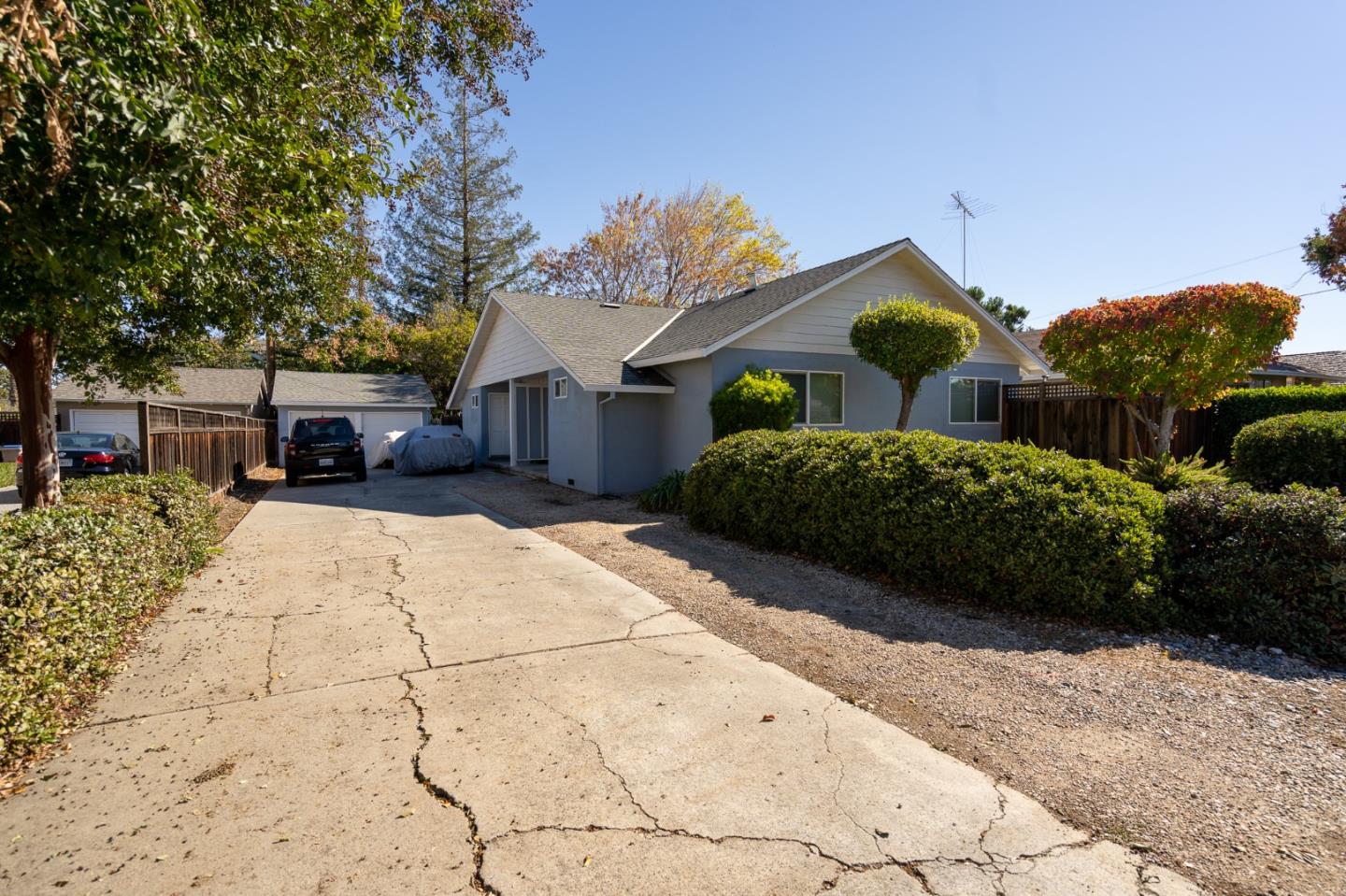 Detail Gallery Image 1 of 1 For 650 Cypress Ave, San Jose,  CA 95117 - 2 Beds | 1/9 Baths