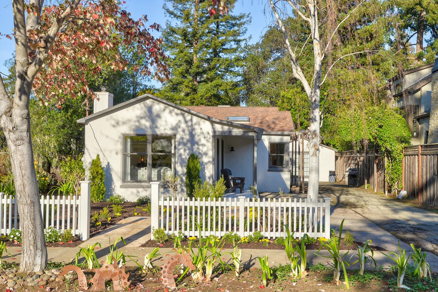 Detail Gallery Image 1 of 1 For 250 Princeton Rd #1,  Menlo Park,  CA 94025 - 3 Beds | 1/1 Baths