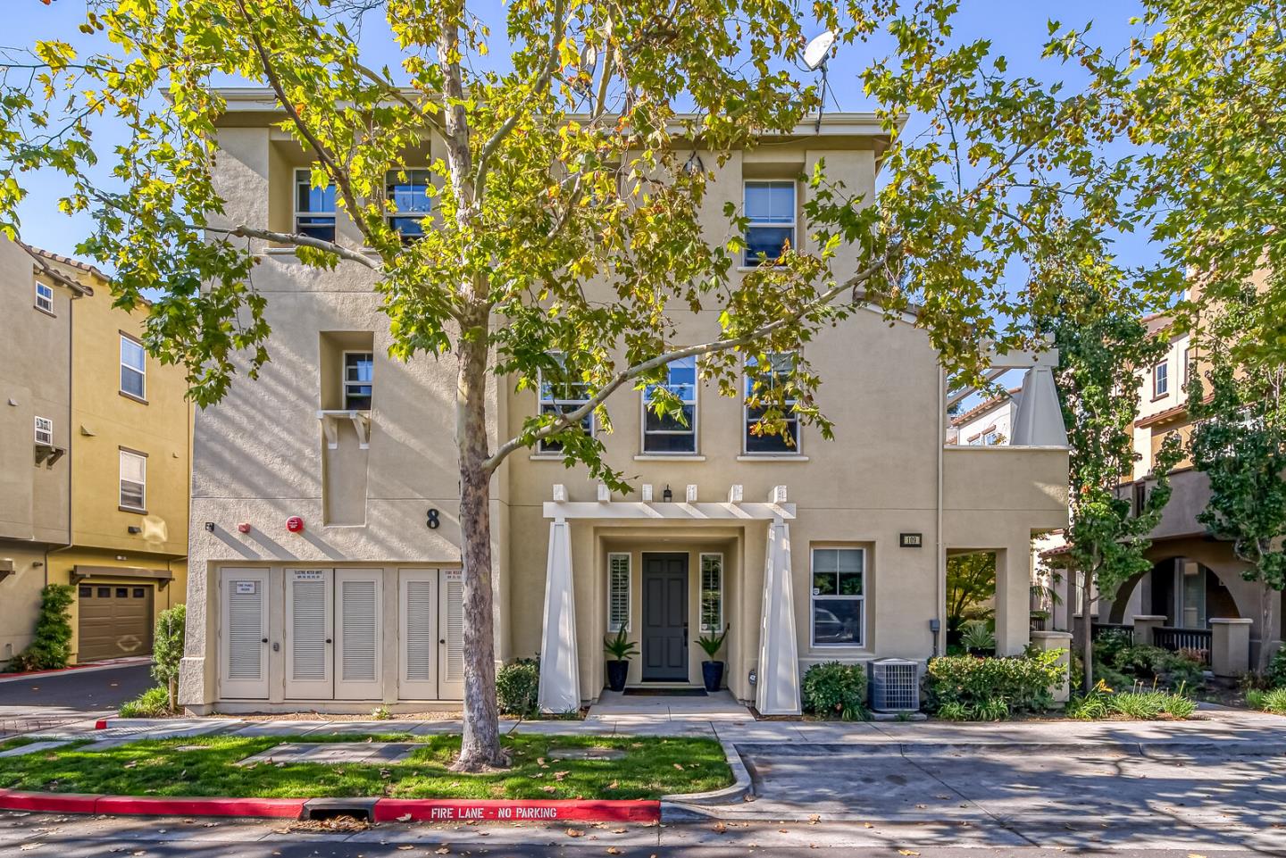 Detail Gallery Image 1 of 1 For 109 Muller Pl, San Jose,  CA 95126 - 3 Beds | 3/1 Baths