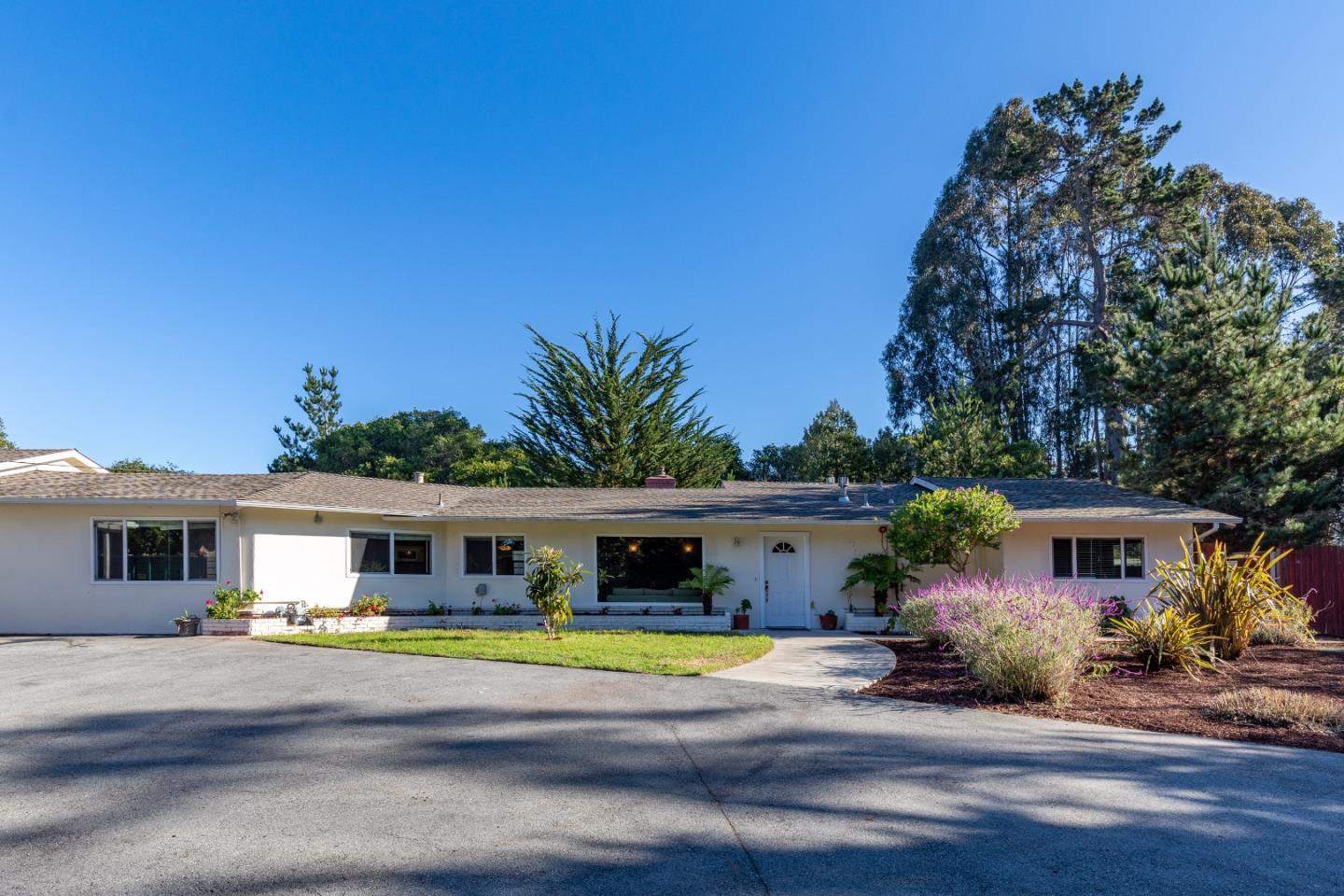 Detail Gallery Image 1 of 1 For 1257 Josselyn Canyon Rd, Monterey,  CA 93940 - 5 Beds | 4 Baths