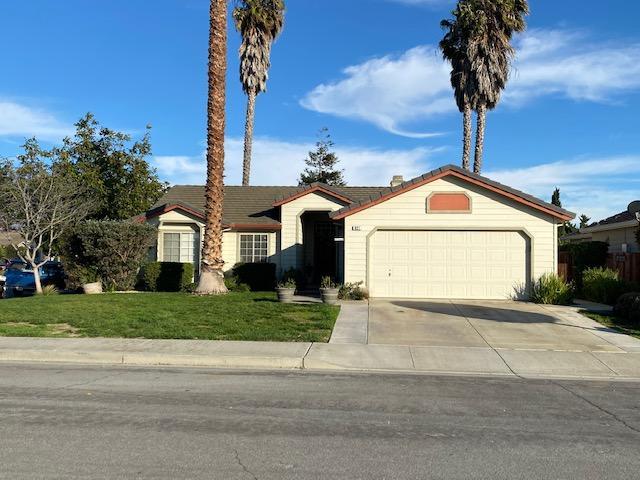 Detail Gallery Image 1 of 1 For 821 Capitola Dr, Hollister,  CA 95023 - 4 Beds | 2 Baths