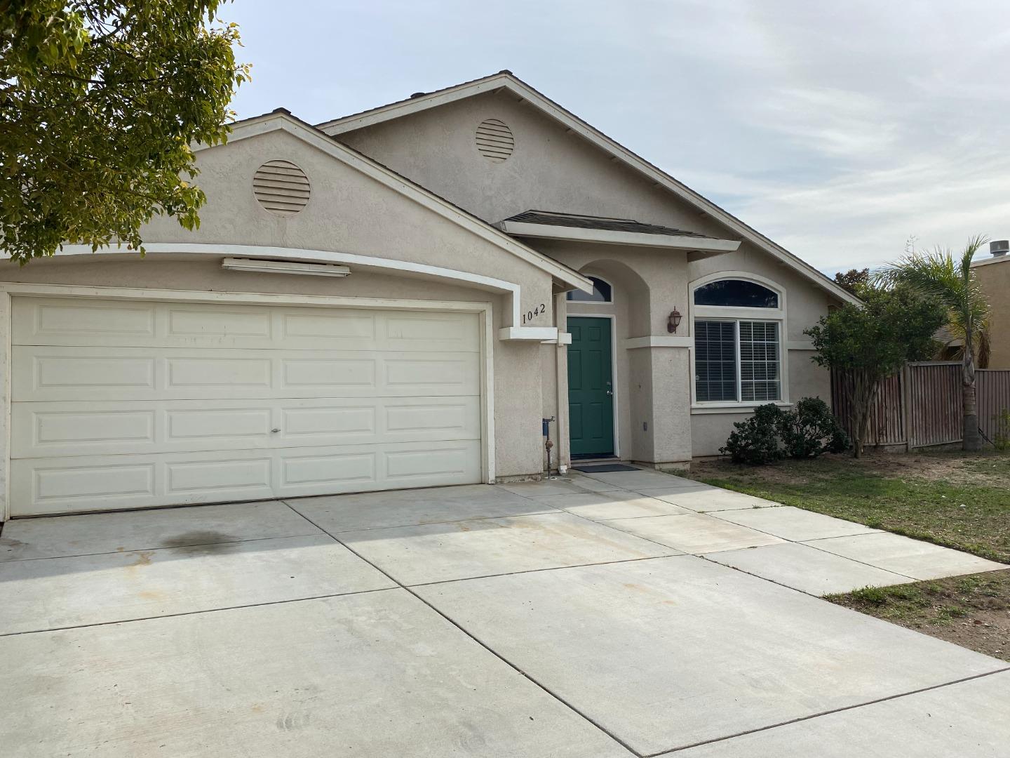 Detail Gallery Image 1 of 1 For 1042 Vista De Soledad, Soledad,  CA 93960 - 4 Beds | 2 Baths