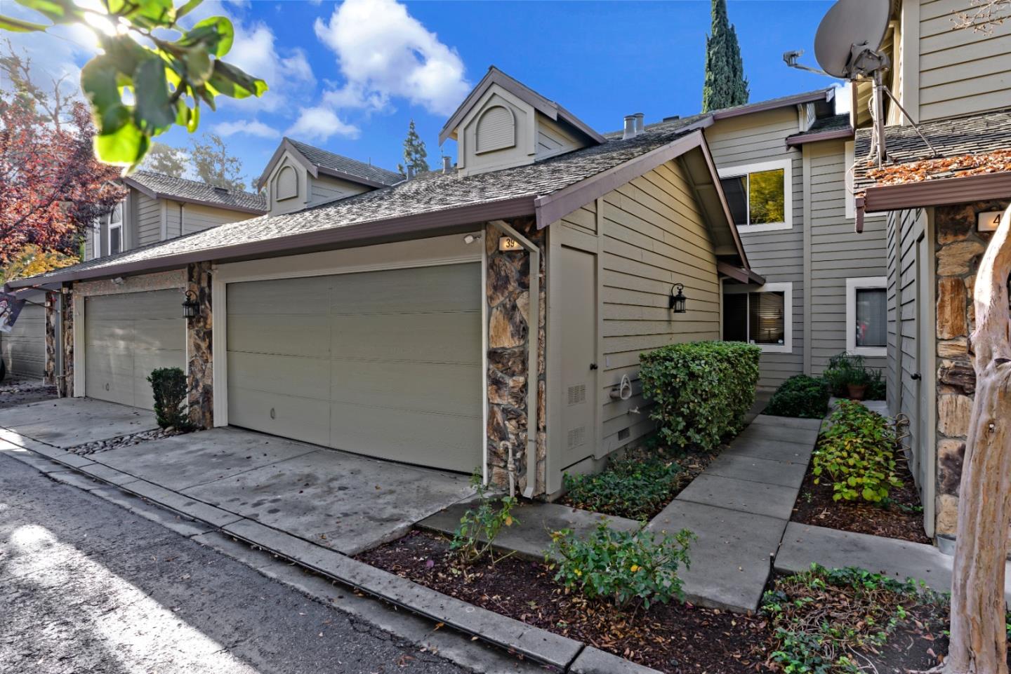 Detail Gallery Image 1 of 1 For 39 Deer Run Cir, San Jose,  CA 95136 - 3 Beds | 2/1 Baths