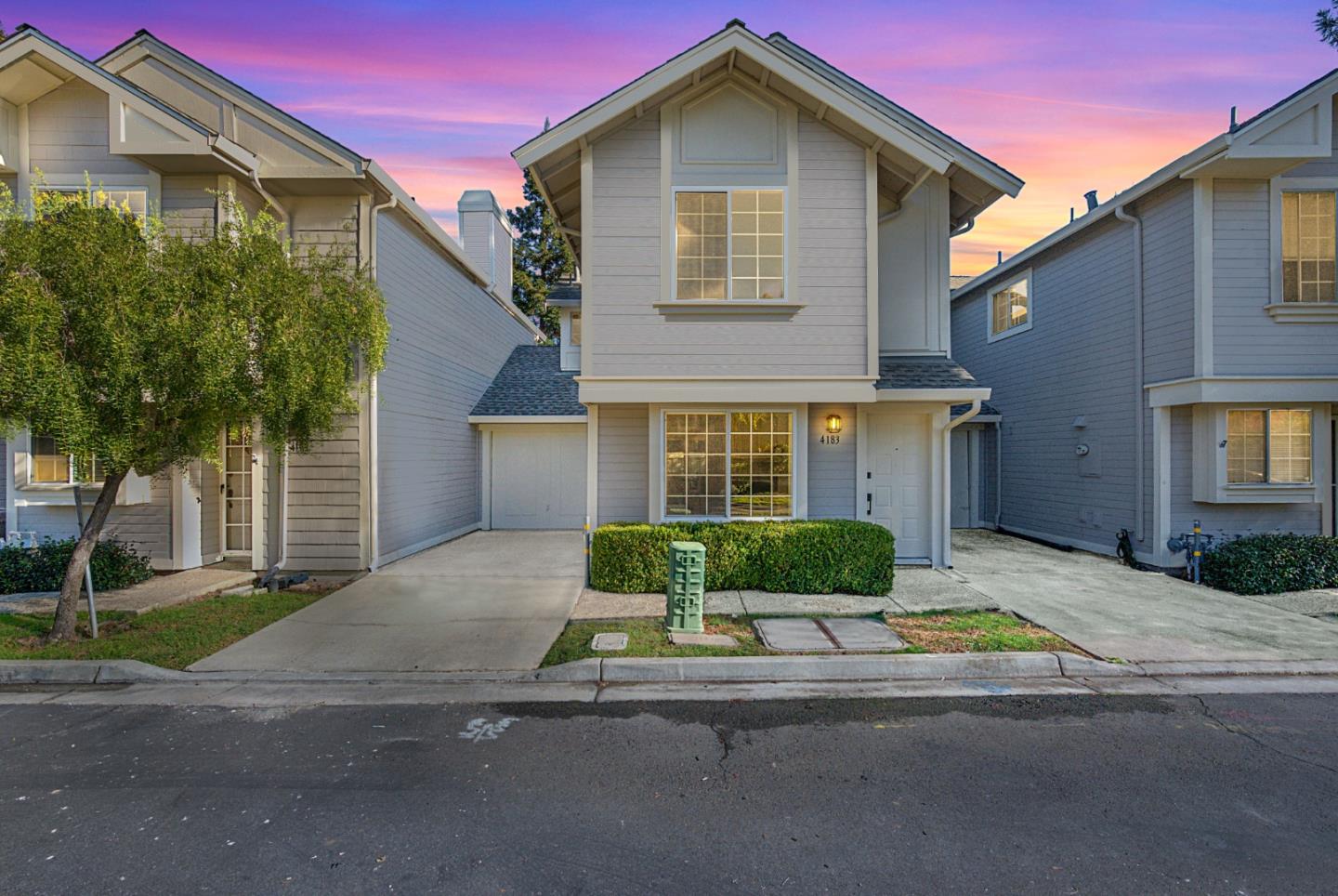 Detail Gallery Image 1 of 1 For 4183 Blackford Cir, San Jose,  CA 95117 - 2 Beds | 2/1 Baths