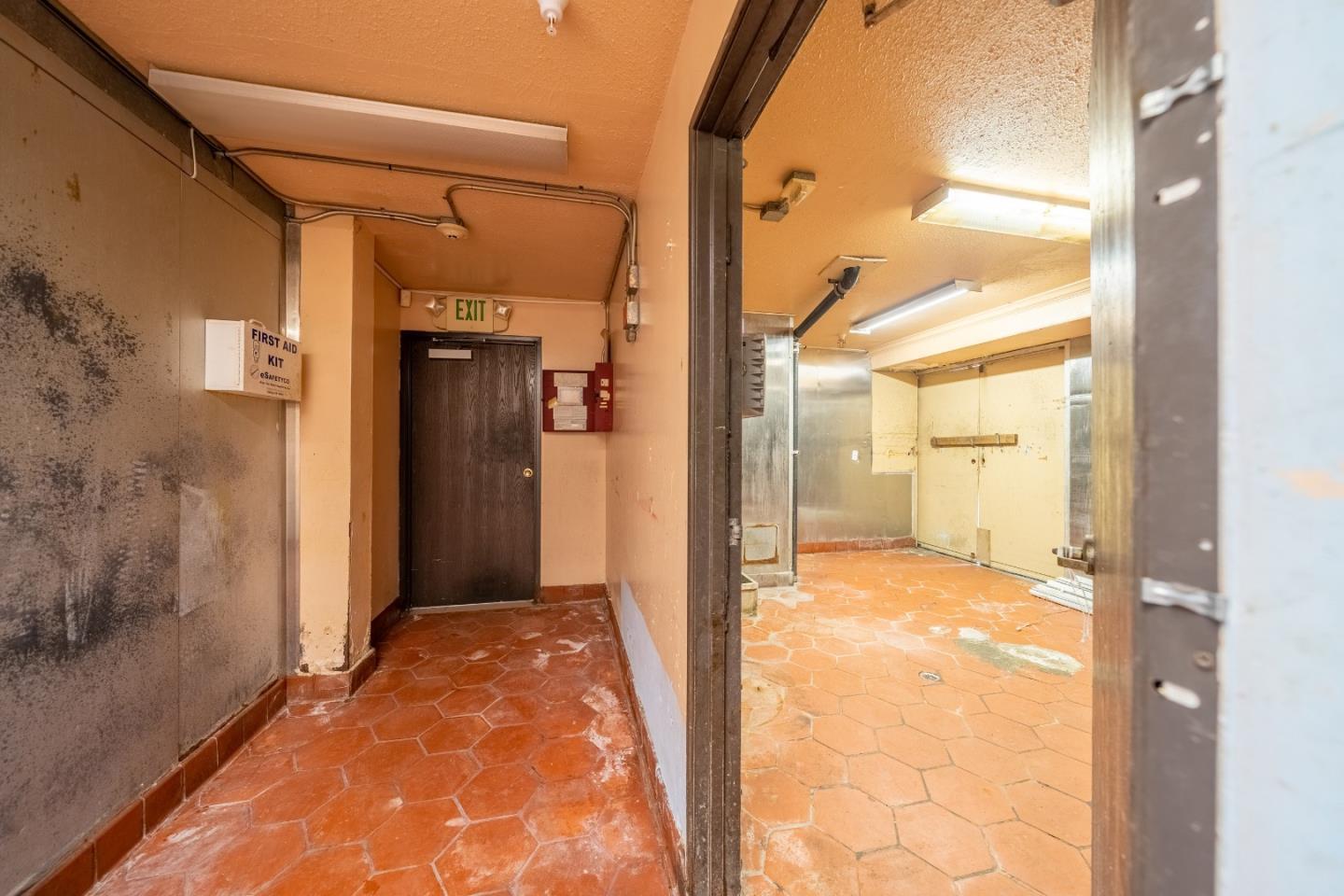 Detail Gallery Image 37 of 44 For 910 S Main St, Salinas,  CA 93901 - – Beds | – Baths
