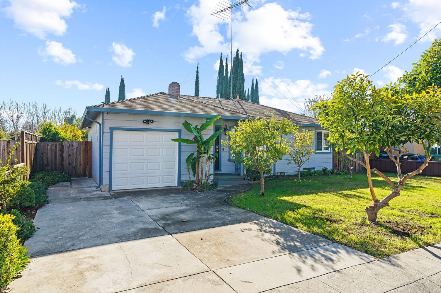 Detail Gallery Image 1 of 1 For 2920 El Sobrante St, Santa Clara,  CA 95051 - 3 Beds | 2 Baths