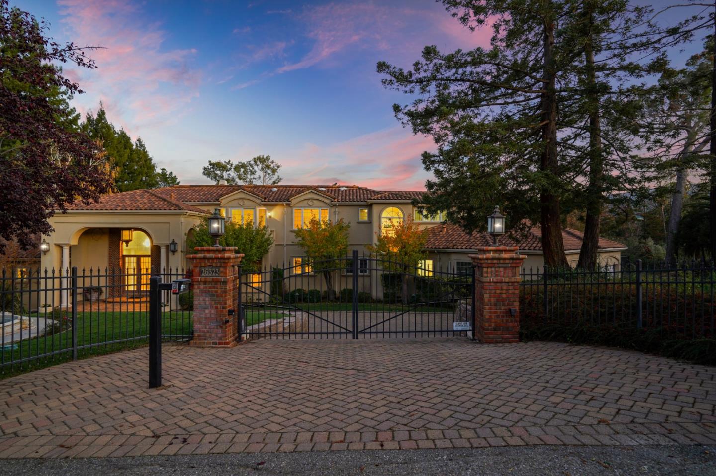 Detail Gallery Image 1 of 1 For 26323 Calle Del Sol, Los Altos Hills,  CA 94022 - 7 Beds | 6/1 Baths