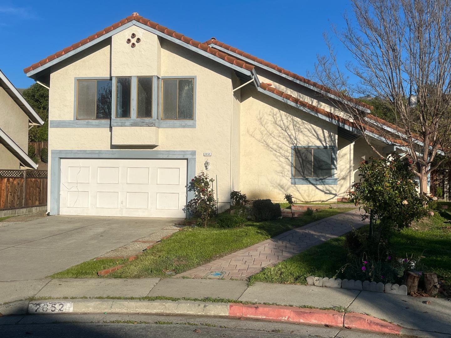 Detail Gallery Image 1 of 1 For 2852 Broken Oak Ct, San Jose,  CA 95148 - 4 Beds | 2/1 Baths