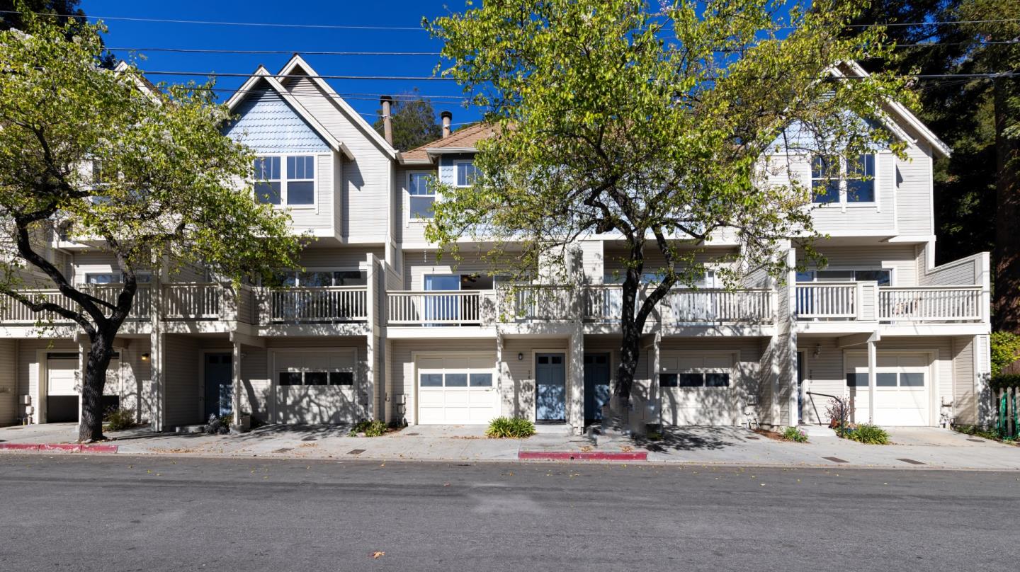 Detail Gallery Image 1 of 1 For 745 Chestnut St, Santa Cruz,  CA 95060 - 2 Beds | 2/1 Baths