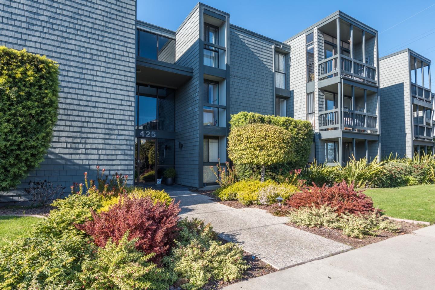 Detail Gallery Image 1 of 1 For 425 Anchor Rd #317,  San Mateo,  CA 94404 - 3 Beds | 2 Baths