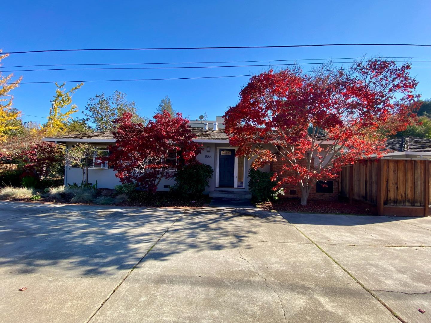 Detail Gallery Image 1 of 1 For 1564 Emerson St, Palo Alto,  CA 94301 - 3 Beds | 2 Baths