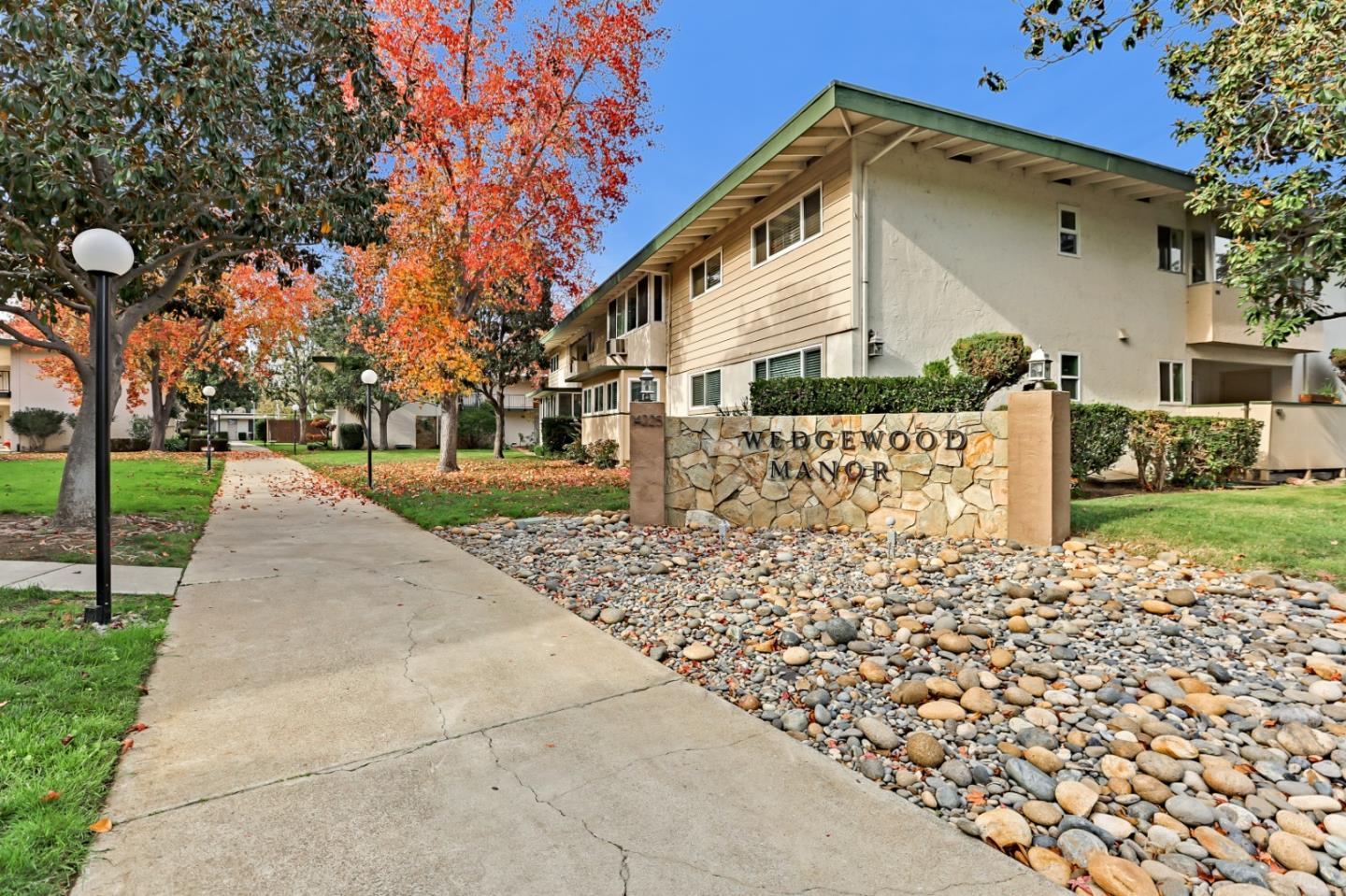 Detail Gallery Image 1 of 1 For 14225 Lora Dr #71,  Los Gatos,  CA 95032 - 2 Beds | 2 Baths