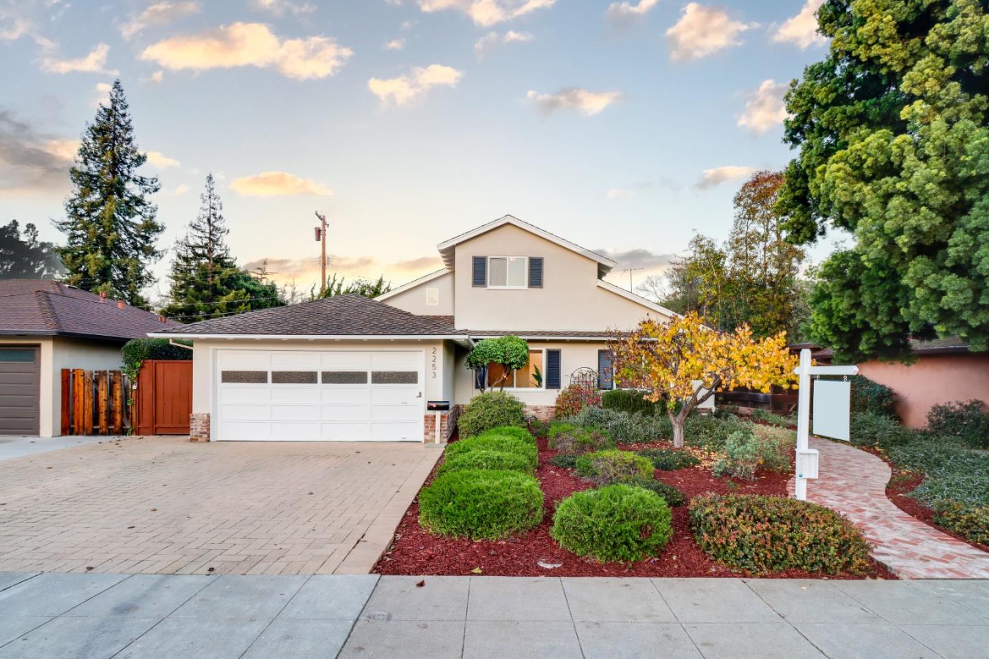 Detail Gallery Image 1 of 1 For 2253 Santa Ana St, Palo Alto,  CA 94303 - 4 Beds | 2 Baths